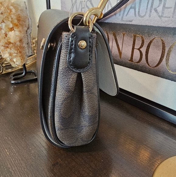 Coach Signature Reversable Black and Brown Crossbody Bag - Picture 3 of 14